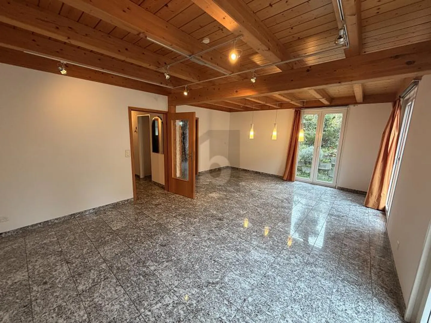 Family-Friendly Semi-Detached House in Timber Construction - Photo 1 of 6