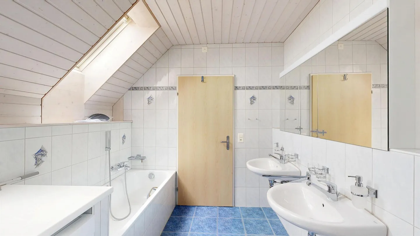 Incantevole appartamento Maisonette di 5,5 locali in un paradiso fiscale - Foto 12 di 13