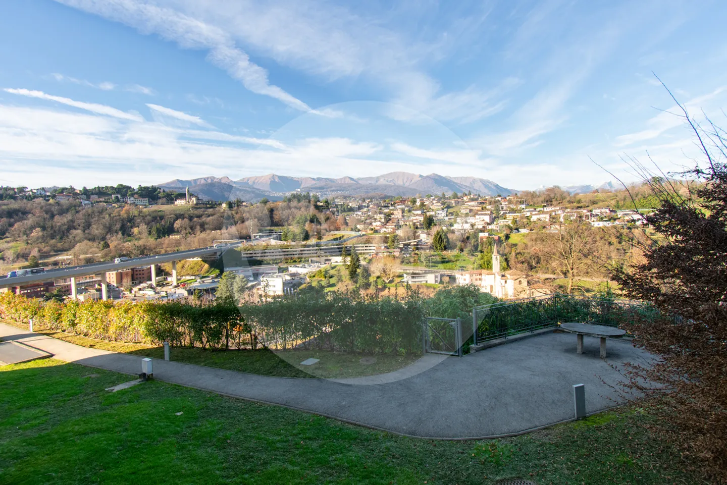 SPACIOUS AND MODERN 3.5 ROOMS IN PAZZALLO - Photo 3 of 11