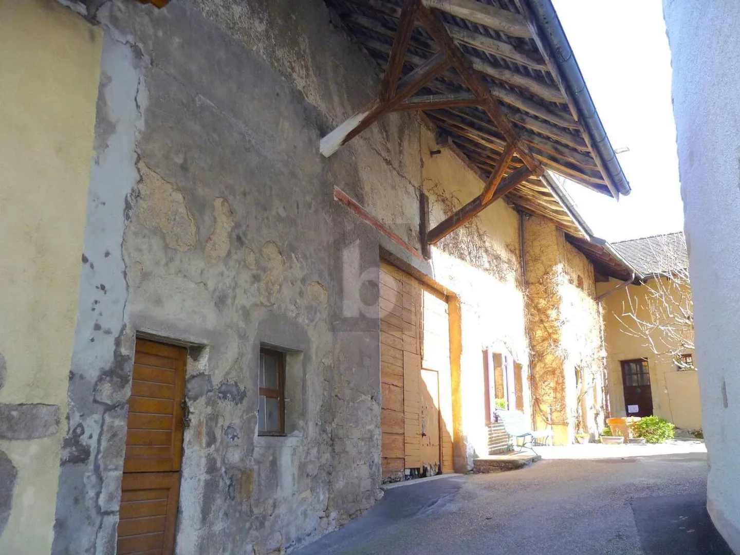 BAUERNHAUS ZU RENOVIEREN - Foto 2 von 6