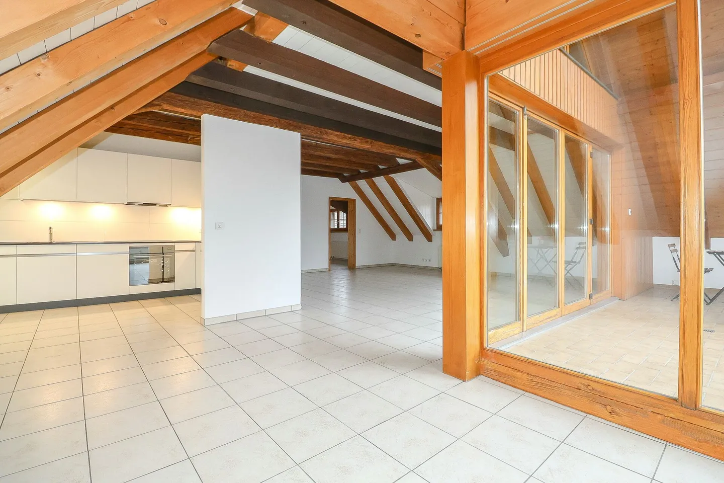Appartement en duplex rénové de 5½ pièces dans l'historique 'Schlössli' de Koblenz à vendre - Photo 1 sur 20