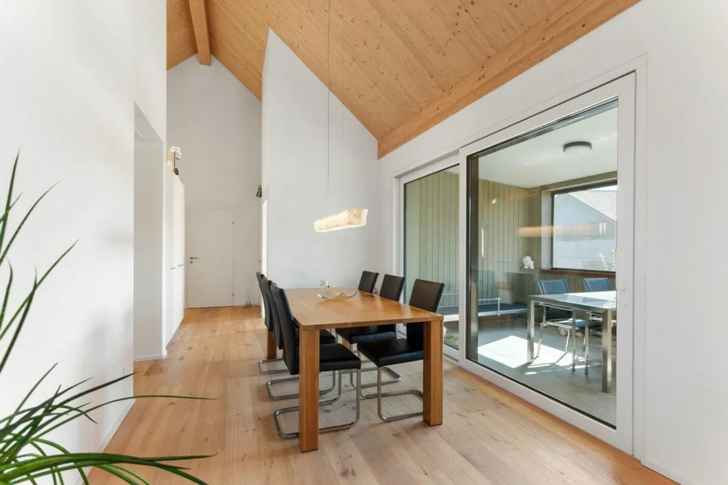 Grosszügige moderne Attique - Foto 4 von 13