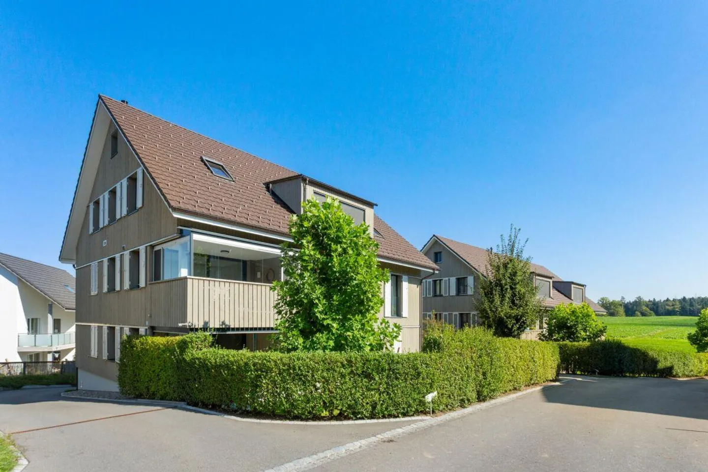 Grosszügige moderne Attique - Foto 12 von 13