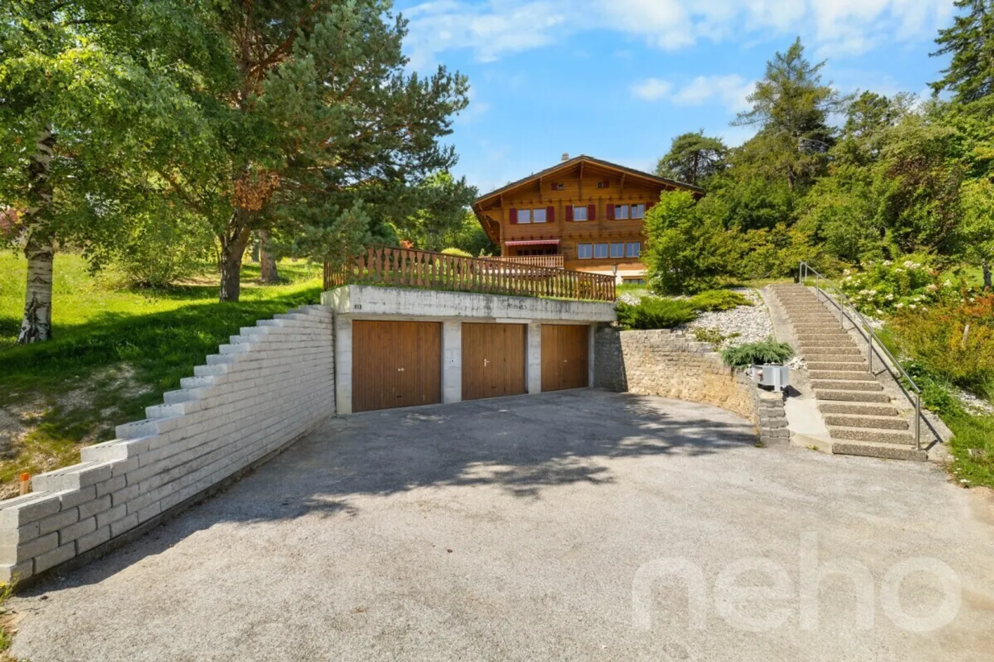 Chalet di prestigio a Crans-Montana con appartamento indipendente - Foto 1 di 12