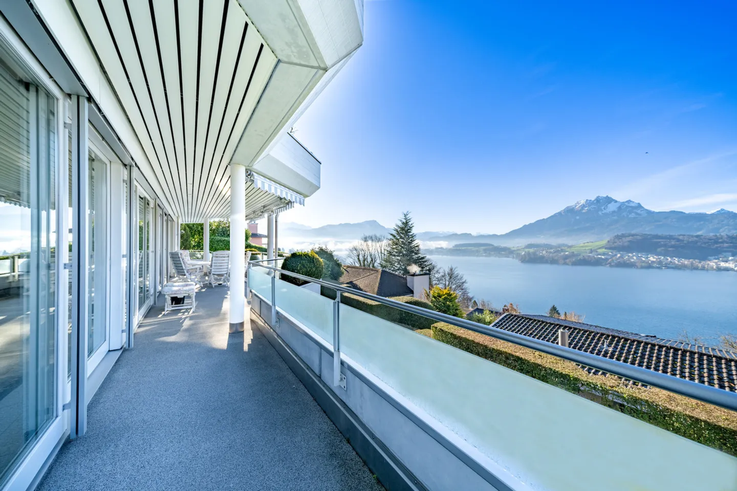 Au-dessus de la ville, au cœur de la vie - Photo 1 sur 4