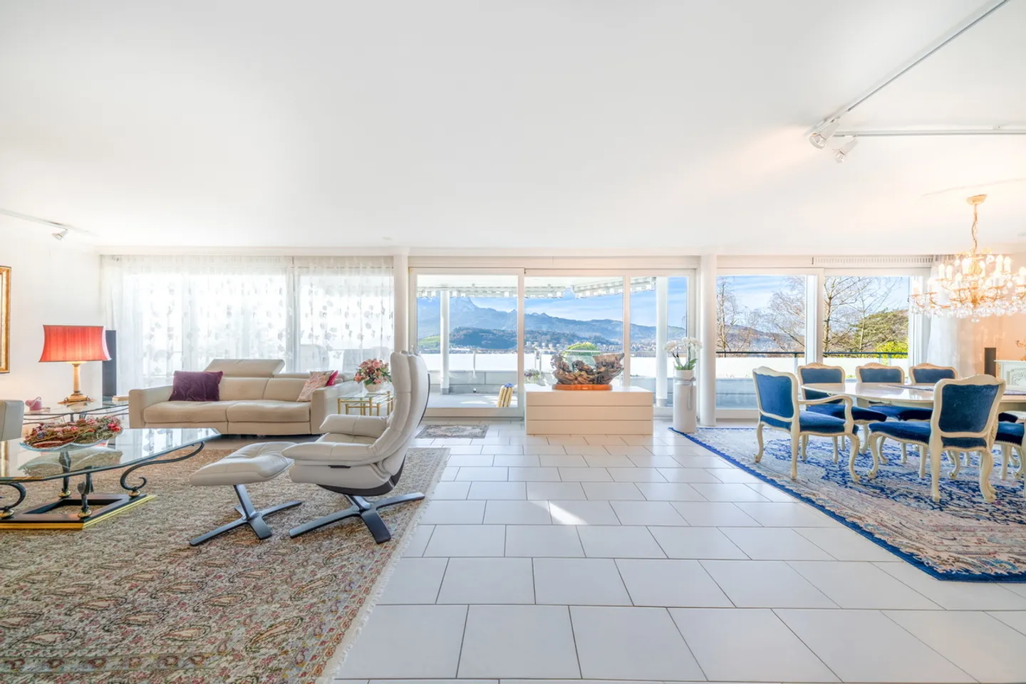 Au-dessus de la ville, au cœur de la vie - Photo 3 sur 4