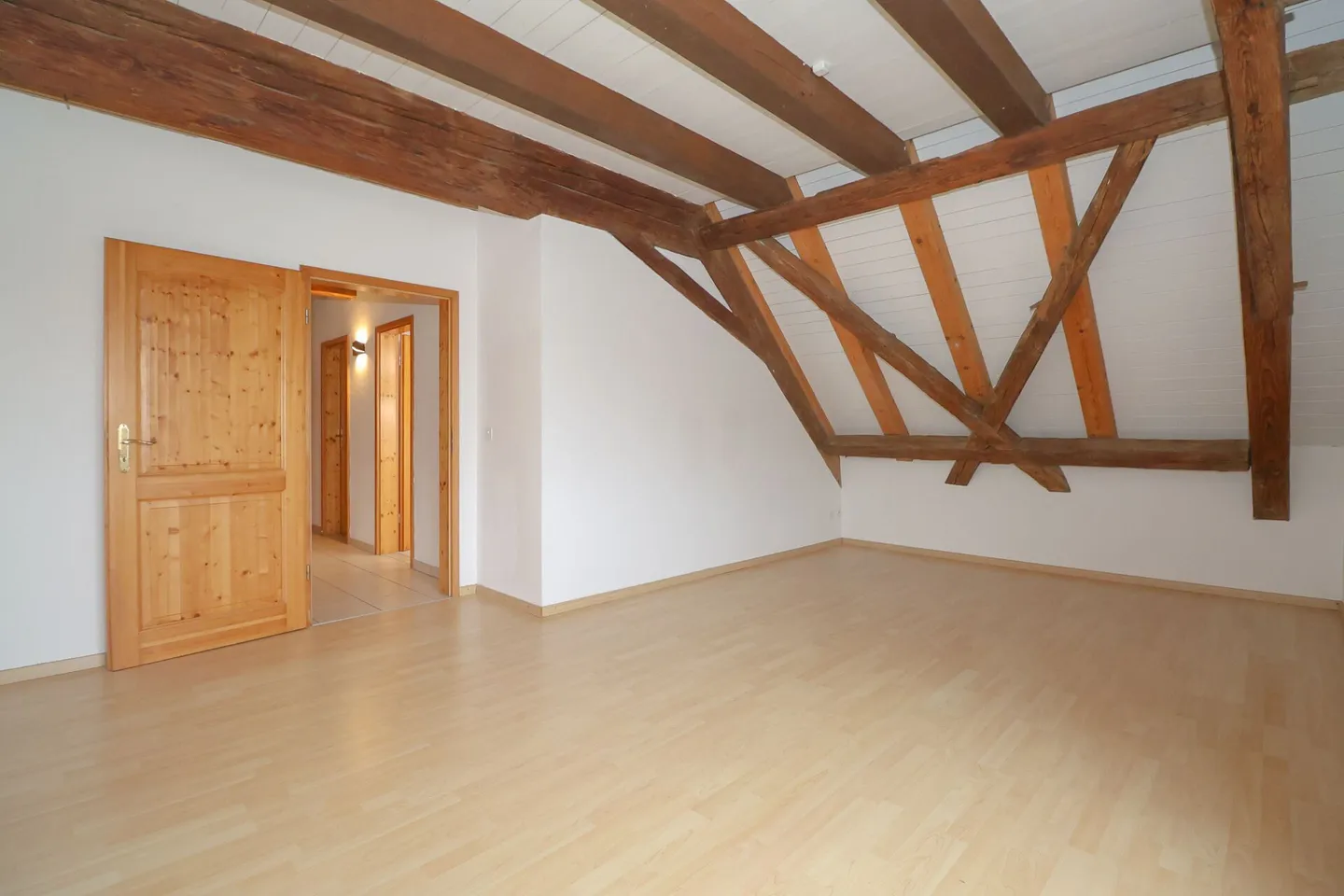 Appartement en duplex rénové de 5½ pièces dans l'historique 'Schlössli' de Koblenz à vendre - Photo 15 sur 20