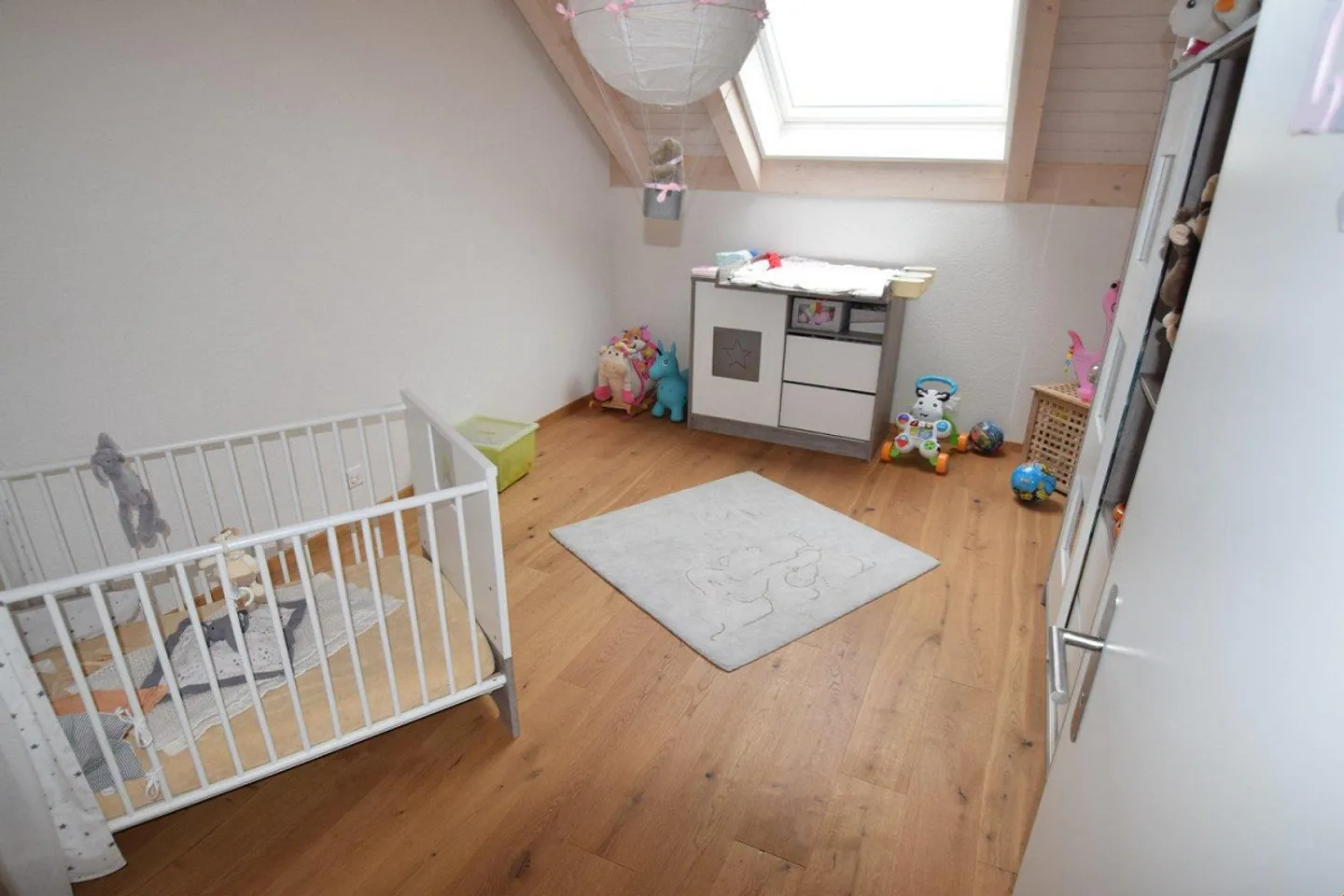 Charming attic apartment with beautiful views - Photo 6 of 11