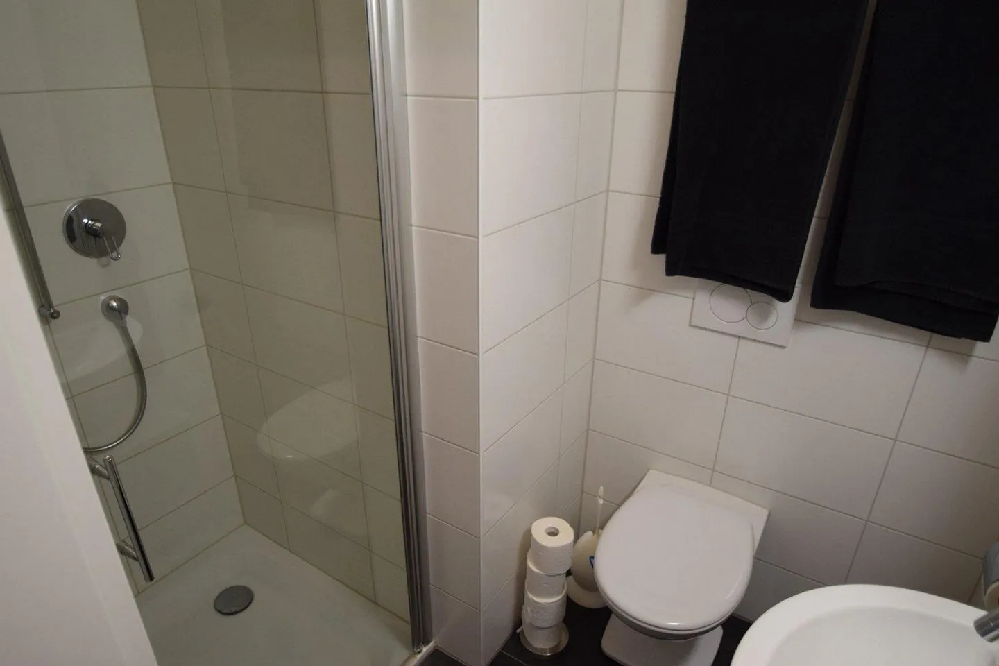 Charming attic apartment with beautiful views - Photo 11 of 11