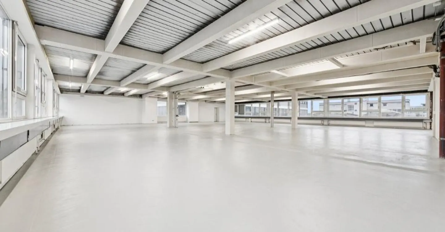 Spazio commerciale o studio con ufficio e area di produzione - Foto 1 di 11