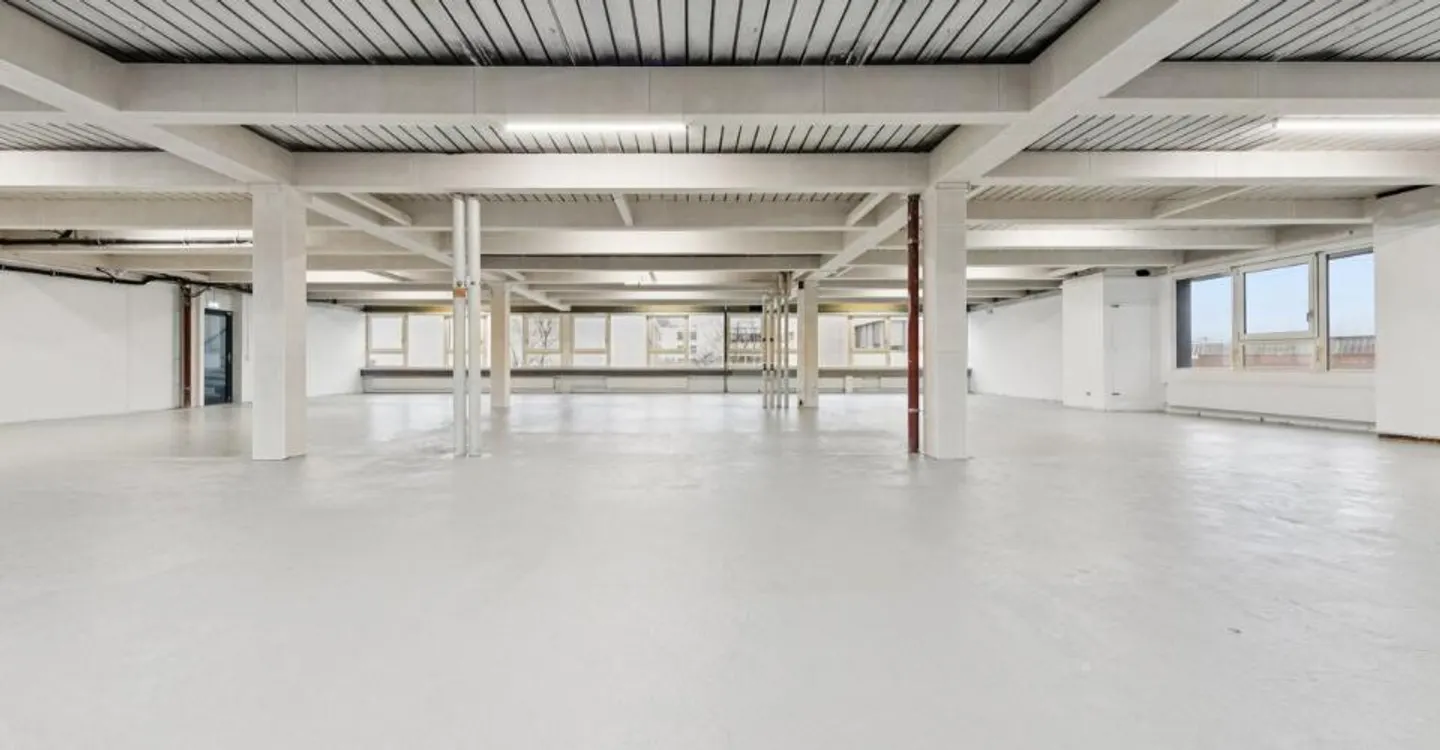 Spazio commerciale o studio con ufficio e area di produzione - Foto 5 di 11