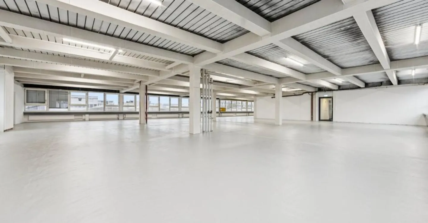 Spazio commerciale o studio con ufficio e area di produzione - Foto 7 di 11