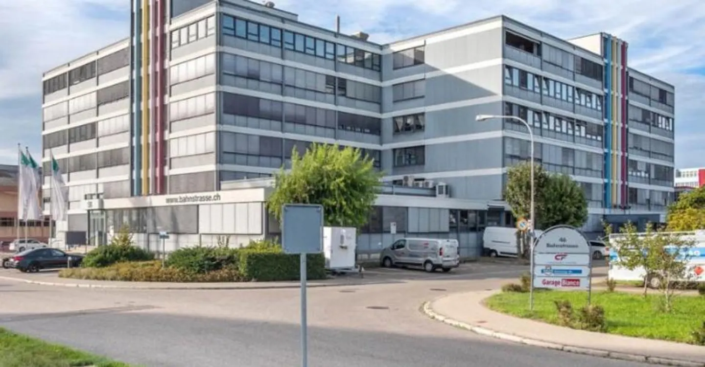 Spazio commerciale o studio con ufficio e area di produzione - Foto 10 di 11