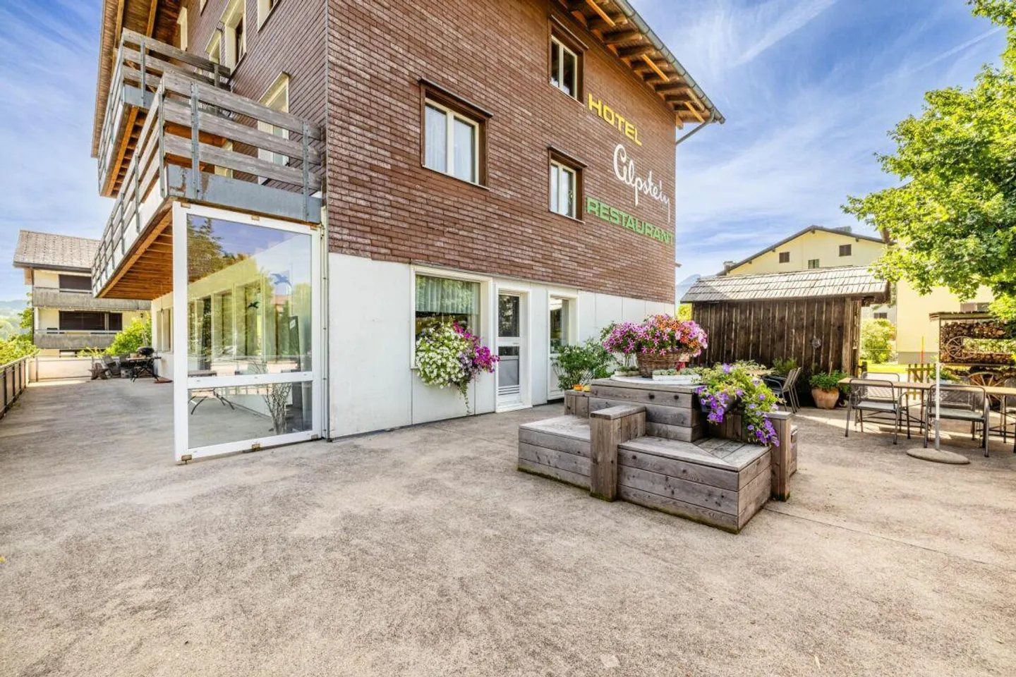 Hotel/Ristorante storico con fascino e potenziale di riconversione - Foto 4 di 8