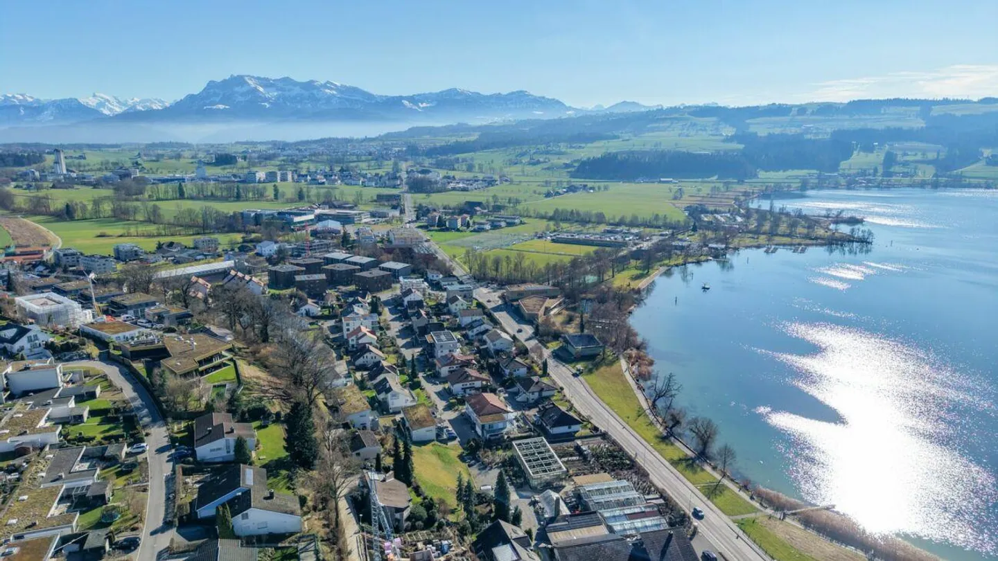 Your home with lake and mountain views - Photo 11 of 12