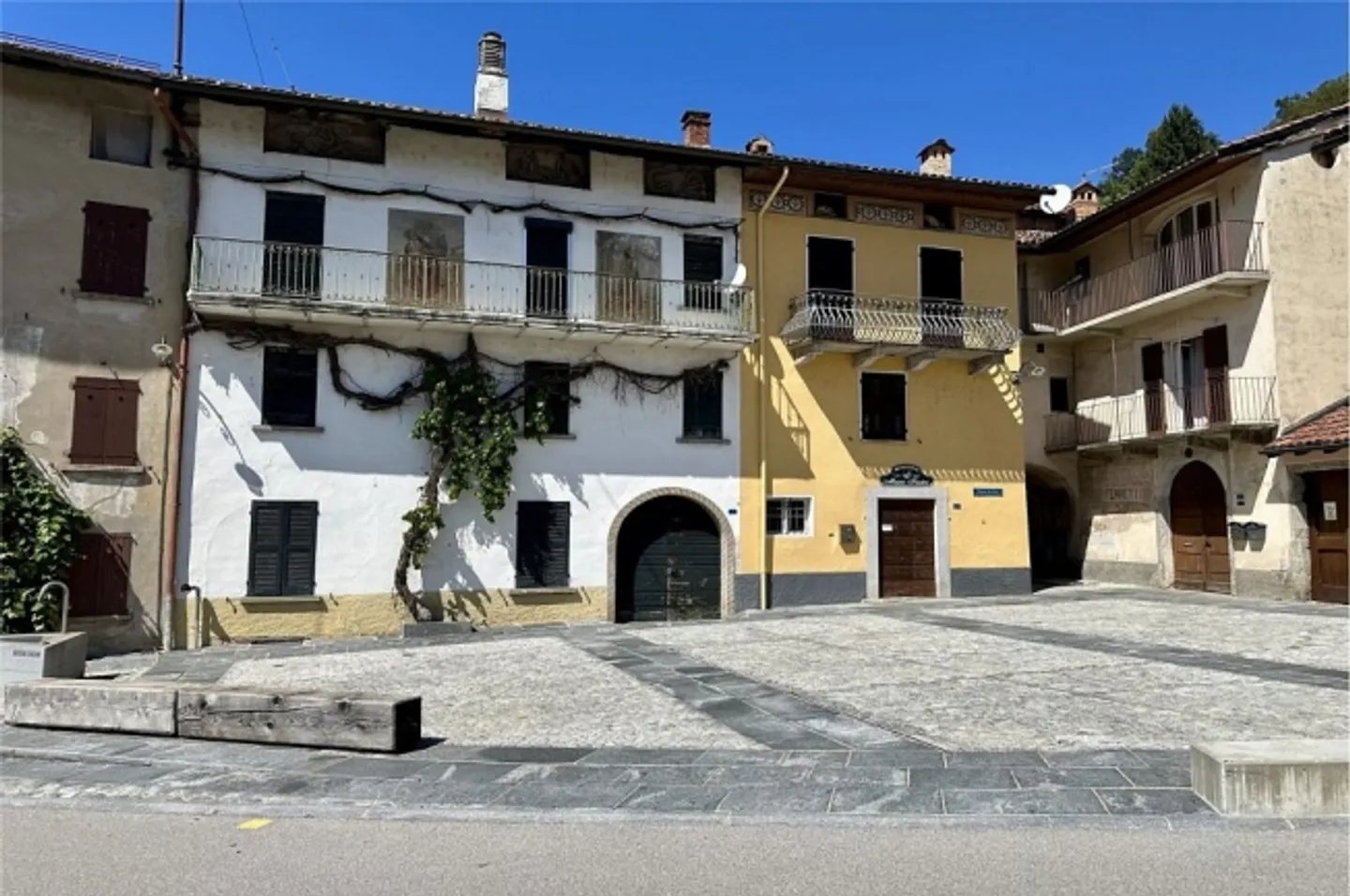 Renovated Village House in the Heart of Sessa – Tresa Ticino - Photo 3 of 13