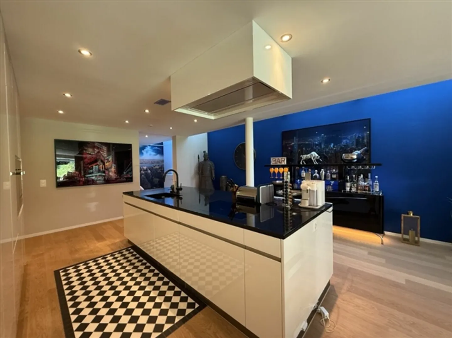 Dreamy and Modern Garden Apartment in Zurich Witikon - Photo 18 of 19