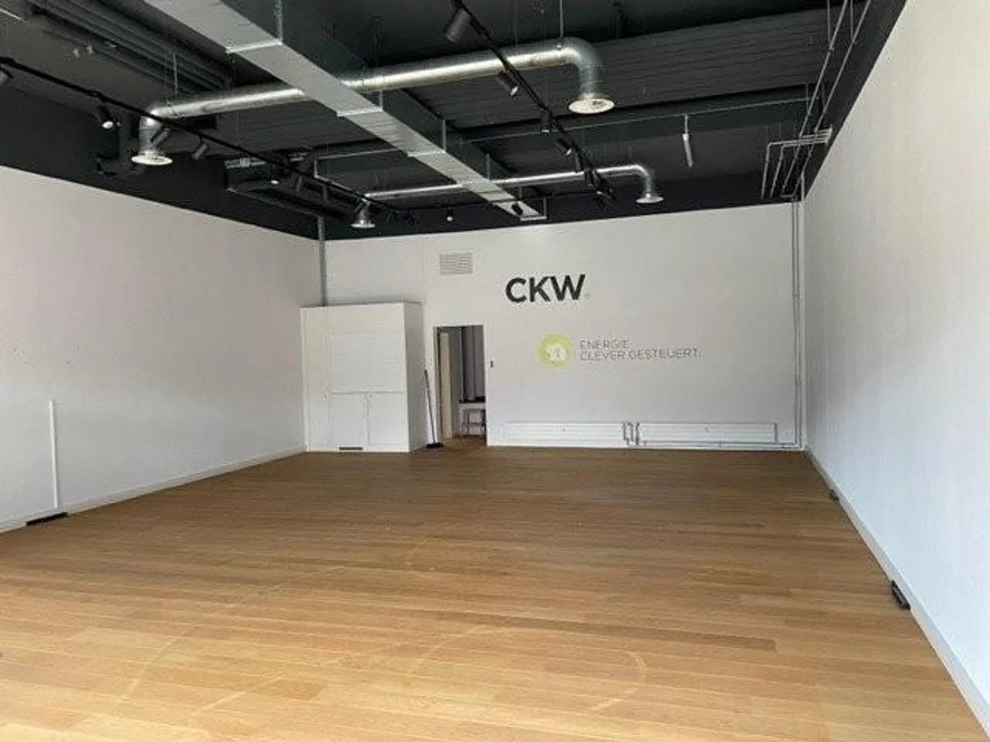 Commercial space near Zollikofen train station - Photo 3 of 4