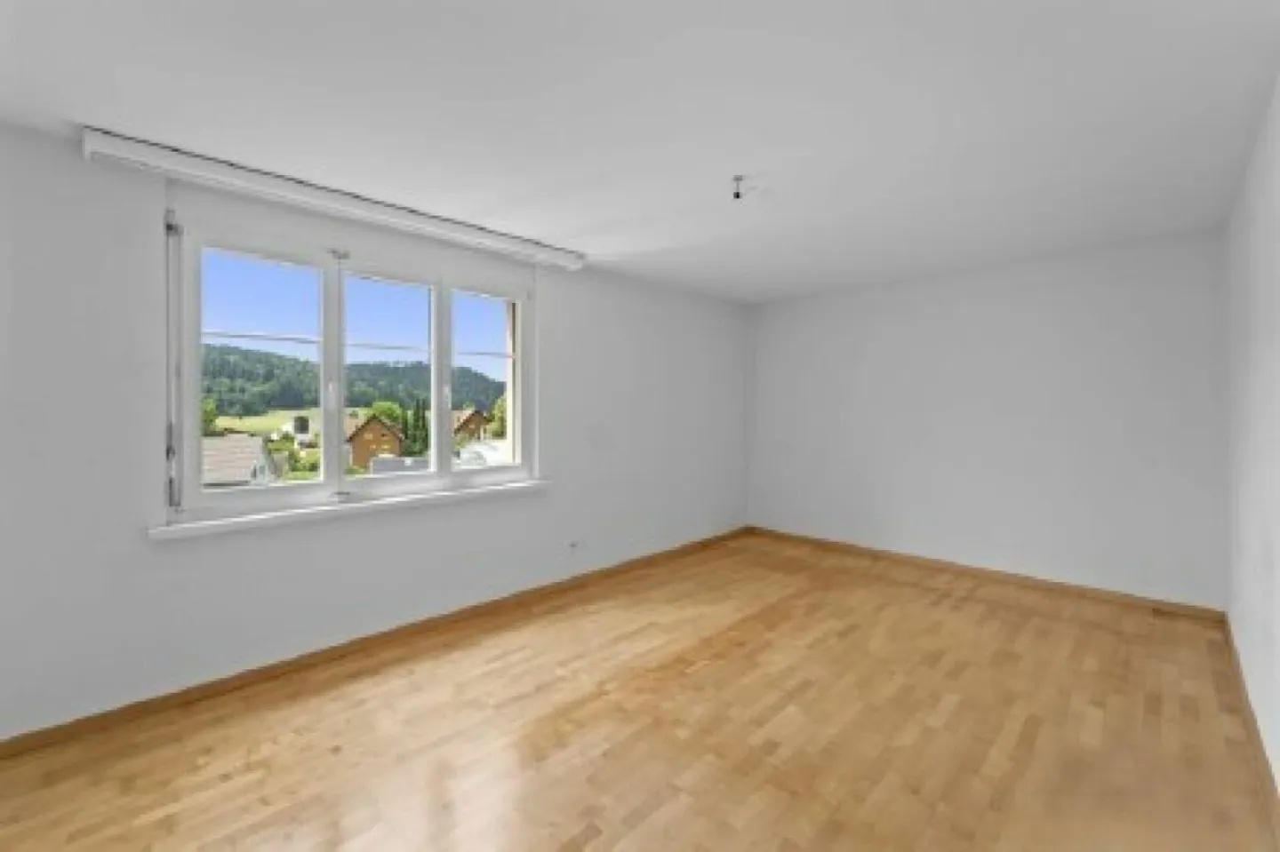 La tua nuova casa - appartamento luminoso e accogliente di 4,5 stanze nel cuore di Elgg - Foto 9 di 13