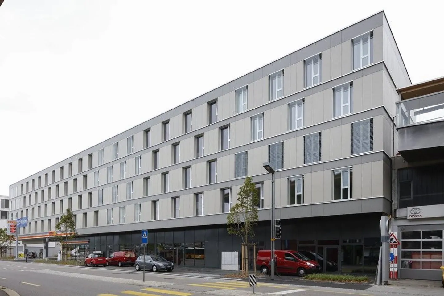 Commercial space near Zollikofen train station - Photo 1 of 4