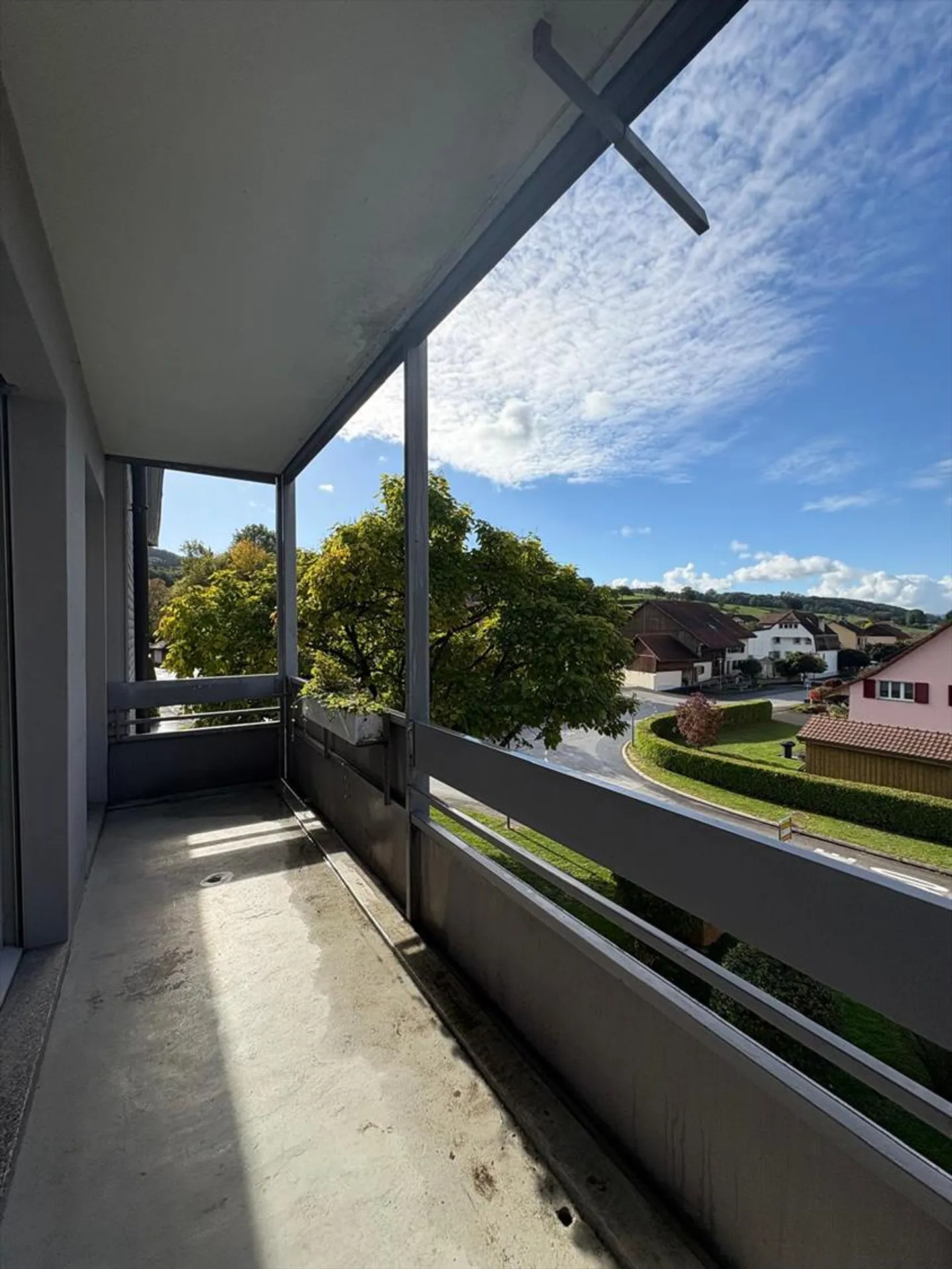 Magnifico appartamento di 4,5 stanze sotto il tetto a Henniez - Foto 2 di 24