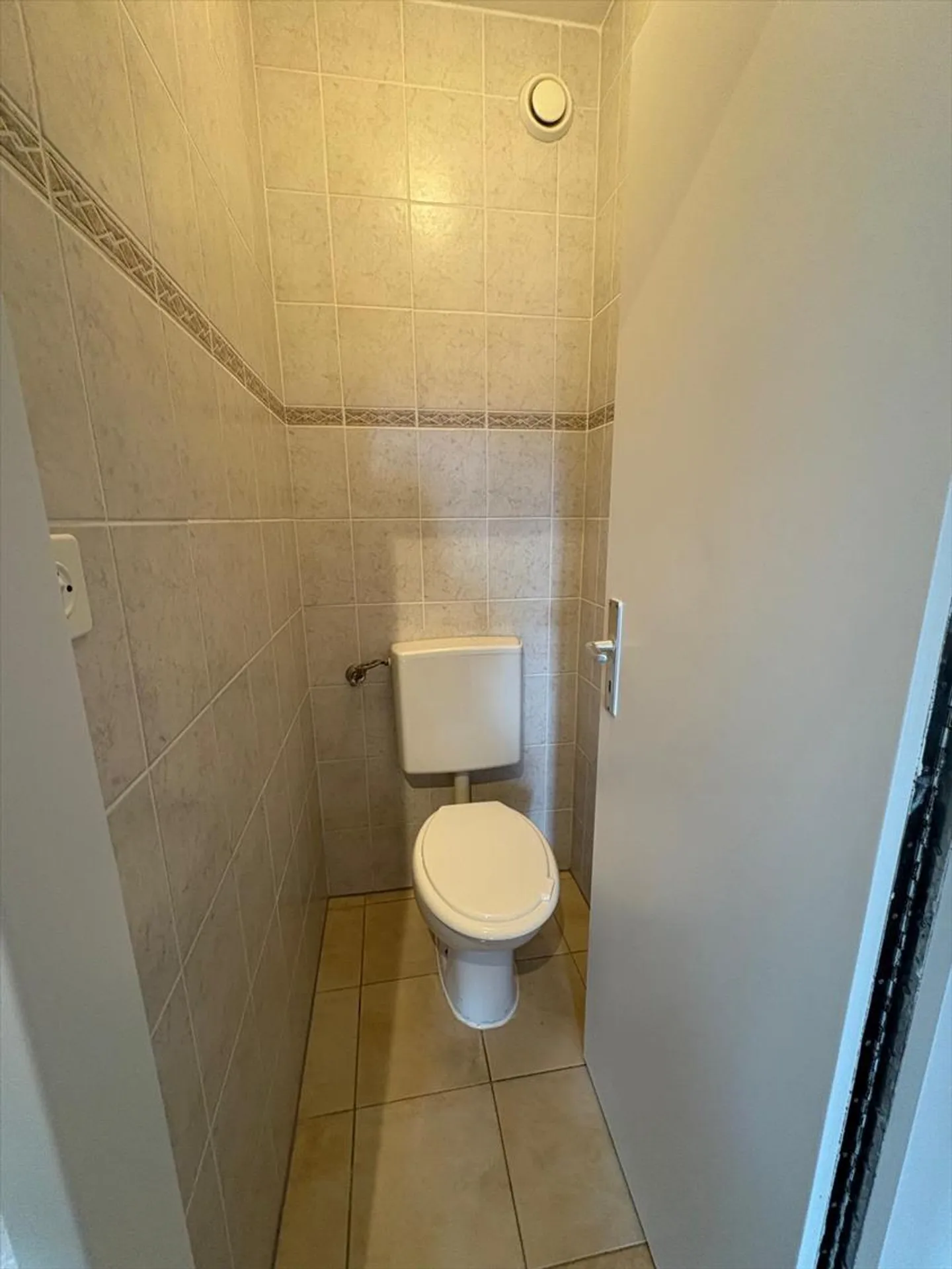 Magnifico appartamento di 4,5 stanze sotto il tetto a Henniez - Foto 12 di 24