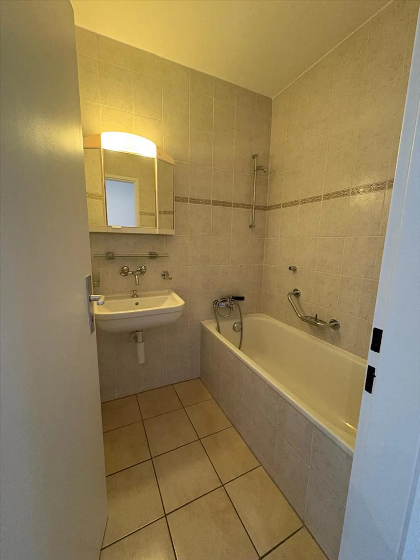 Magnifico appartamento di 4,5 stanze sotto il tetto a Henniez - Foto 14 di 24