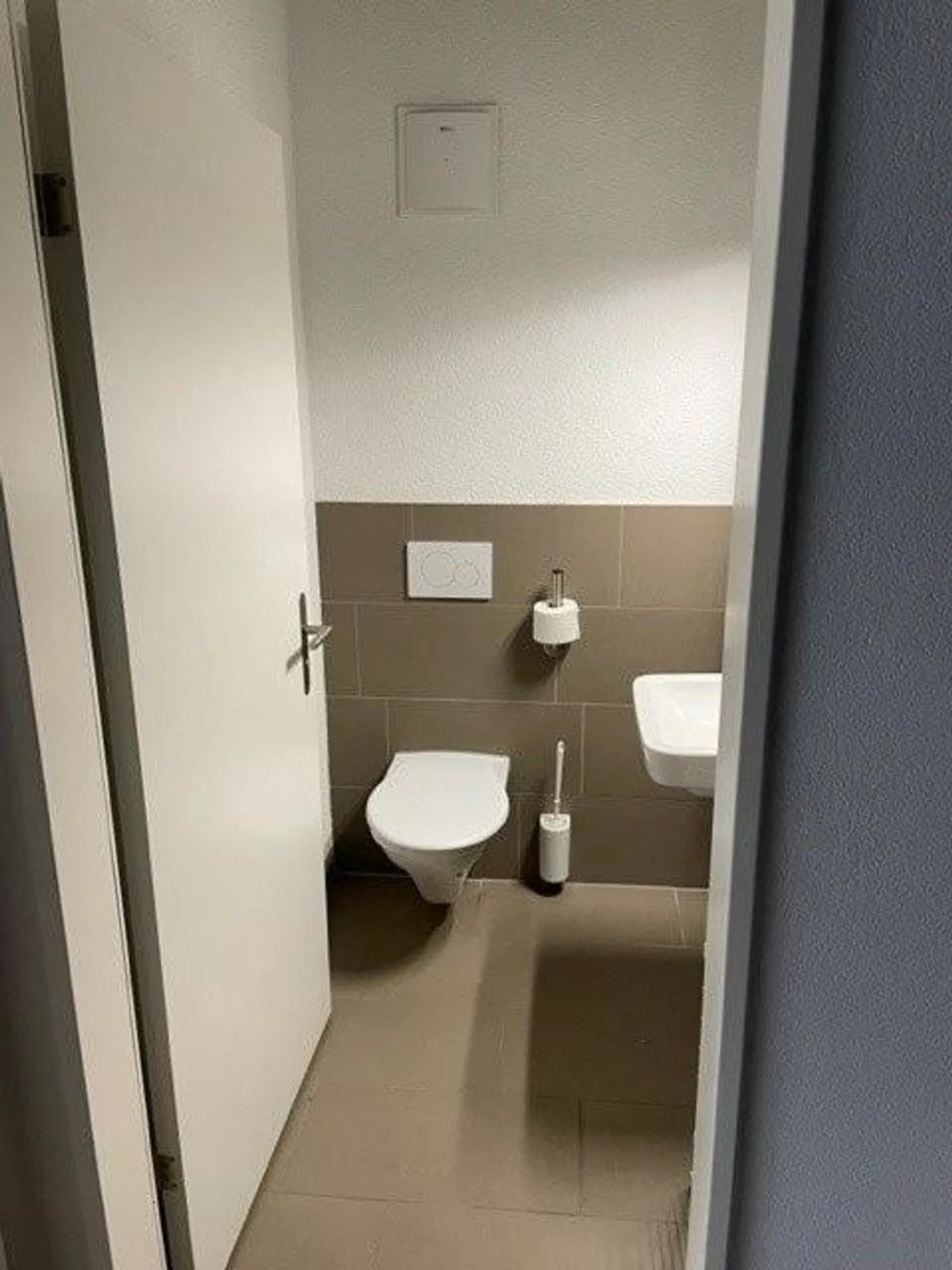 Commercial space near Zollikofen train station - Photo 4 of 4