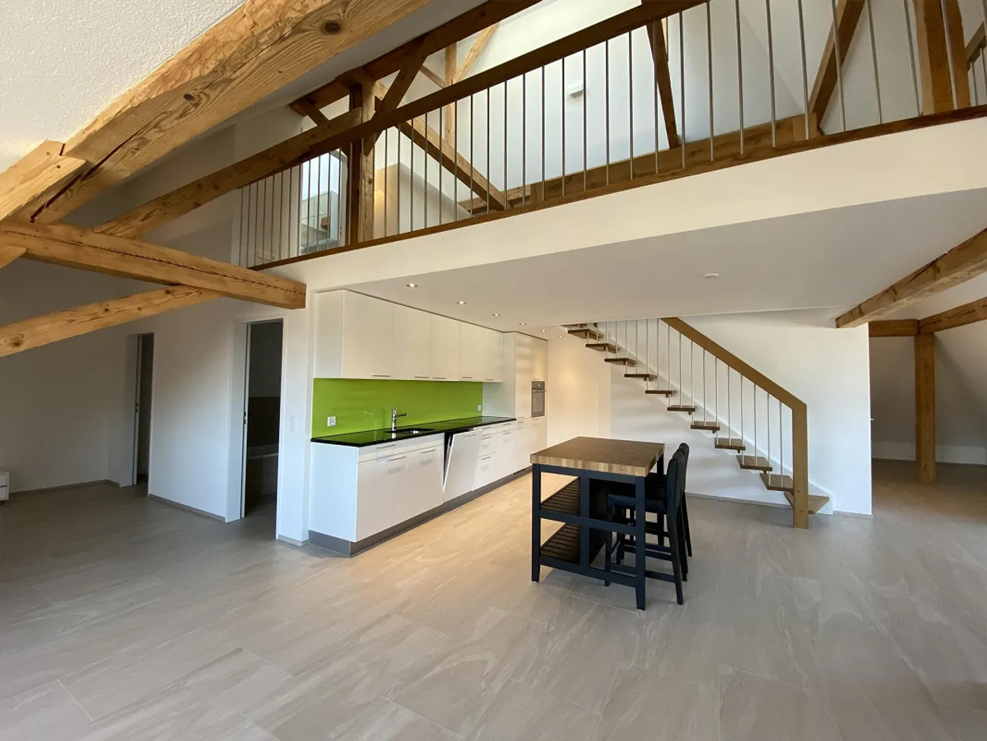 Moderne Wohnung mit Galerie - Foto 1 von 8