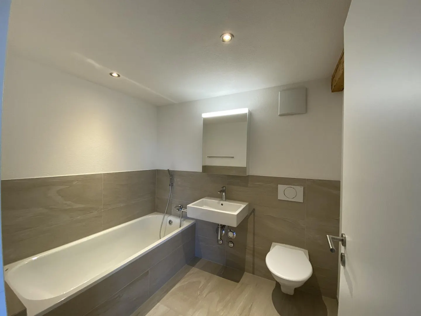 Moderne Wohnung mit Galerie - Foto 3 von 8