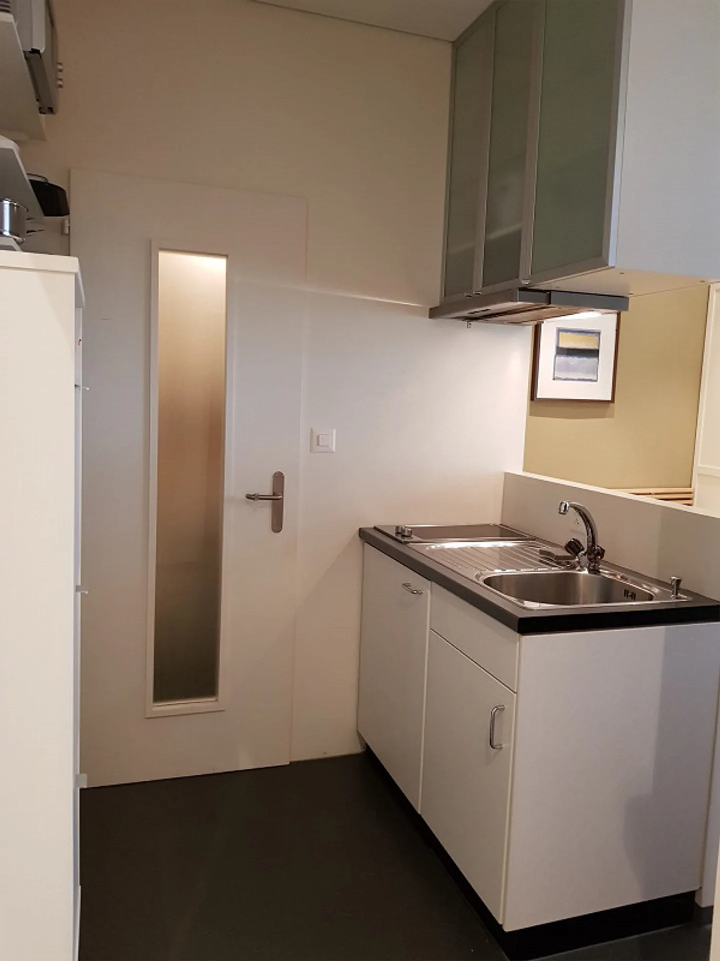 furnished small apartment - Photo 3 of 6