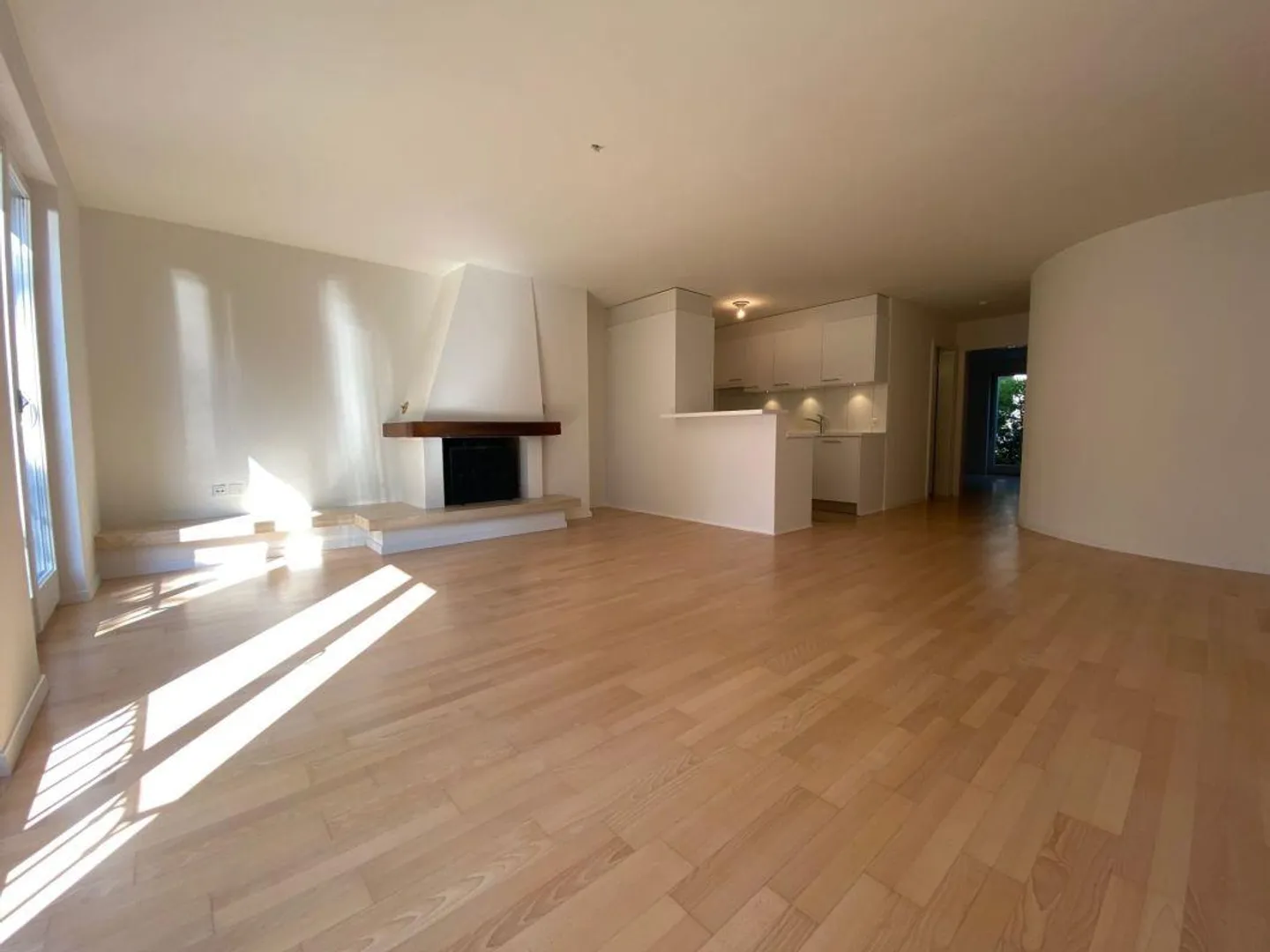 ASCONA - 2 1/2 ROOM APARTMENT, CHARMING, CENTRAL WITH GARAGE - Photo 2 of 10