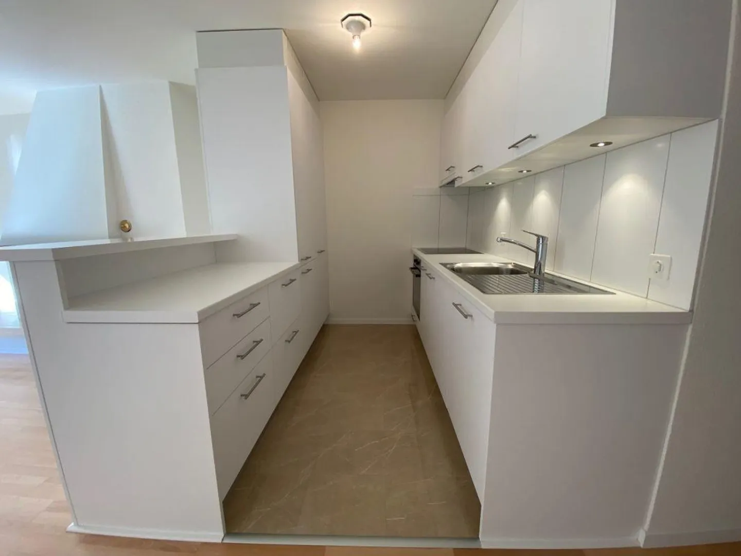 ASCONA - 2 1/2 ROOM APARTMENT, CHARMING, CENTRAL WITH GARAGE - Photo 3 of 10