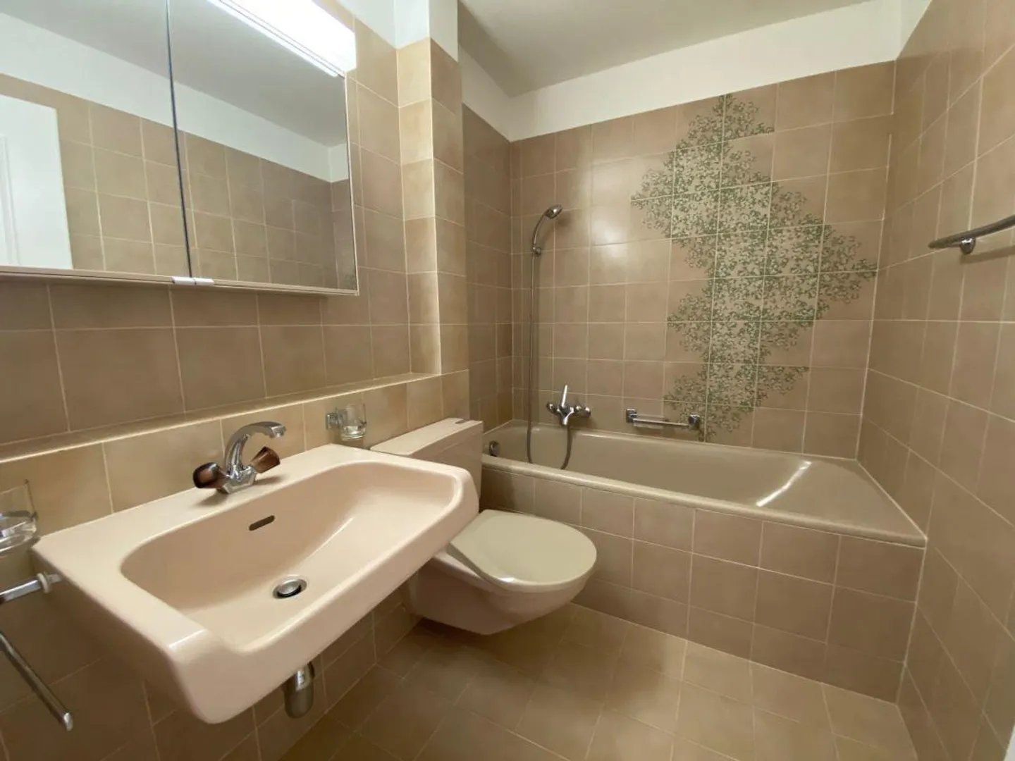 ASCONA - 2 1/2 ROOM APARTMENT, CHARMING, CENTRAL WITH GARAGE - Photo 6 of 10