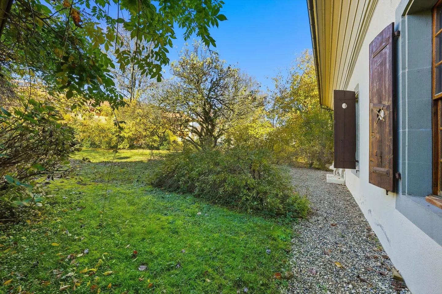 House with 10 rooms - Photo 10 of 11