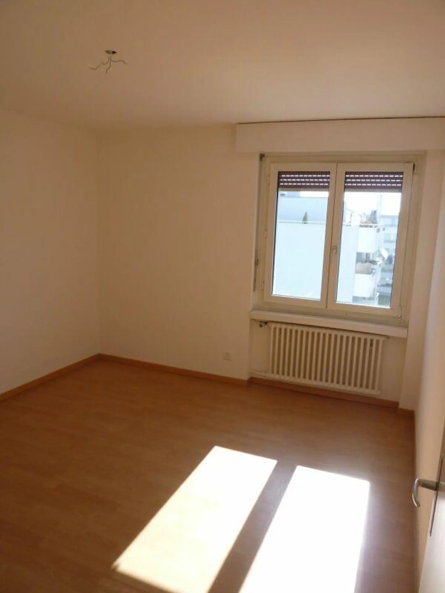 Helles Apartment mit sonnigem Balkon - Foto 9 von 12