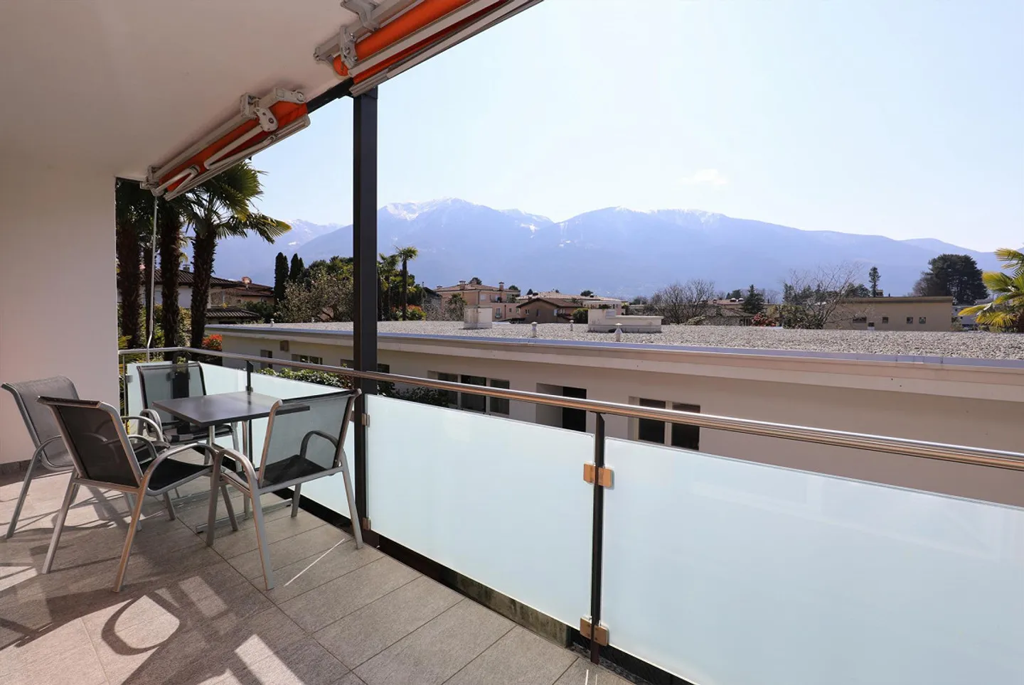 Appartamento di 4,5 stanze con grande balcone e garage - Foto 2 di 19