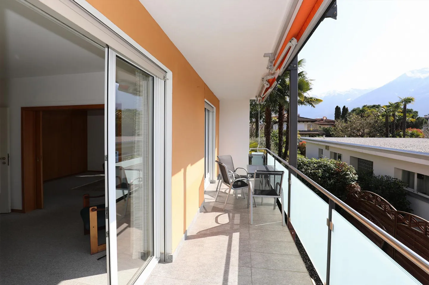 Appartamento di 4,5 stanze con grande balcone e garage - Foto 4 di 19