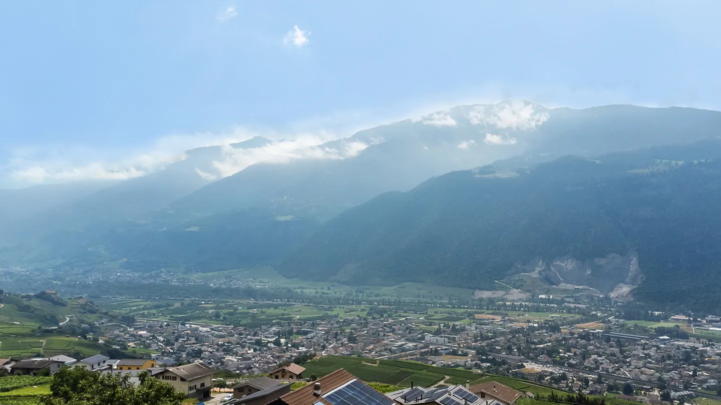 IN VENDITA SPLENDIDA VILLA 5.5 LOCALI AD AYENT - Foto 3 di 5