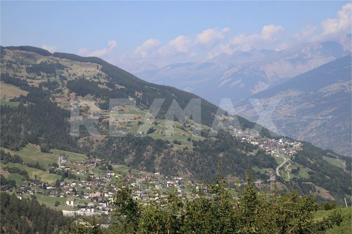 Chalet avec une vue magnifique sur la vallée du Rhône - Photo 4 sur 13
