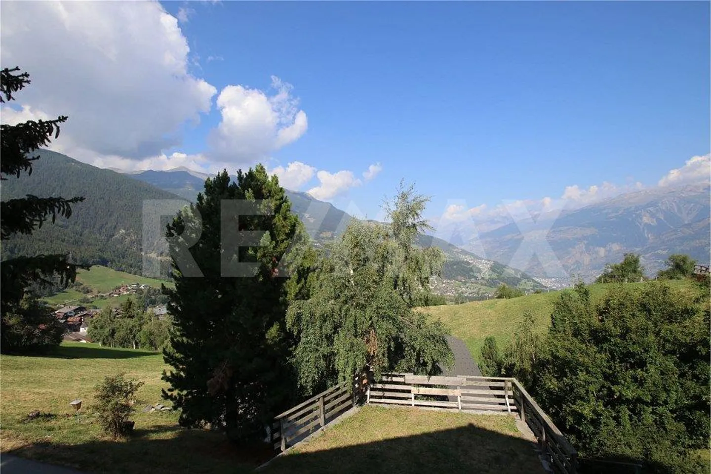 Chalet avec une vue magnifique sur la vallée du Rhône - Photo 8 sur 13