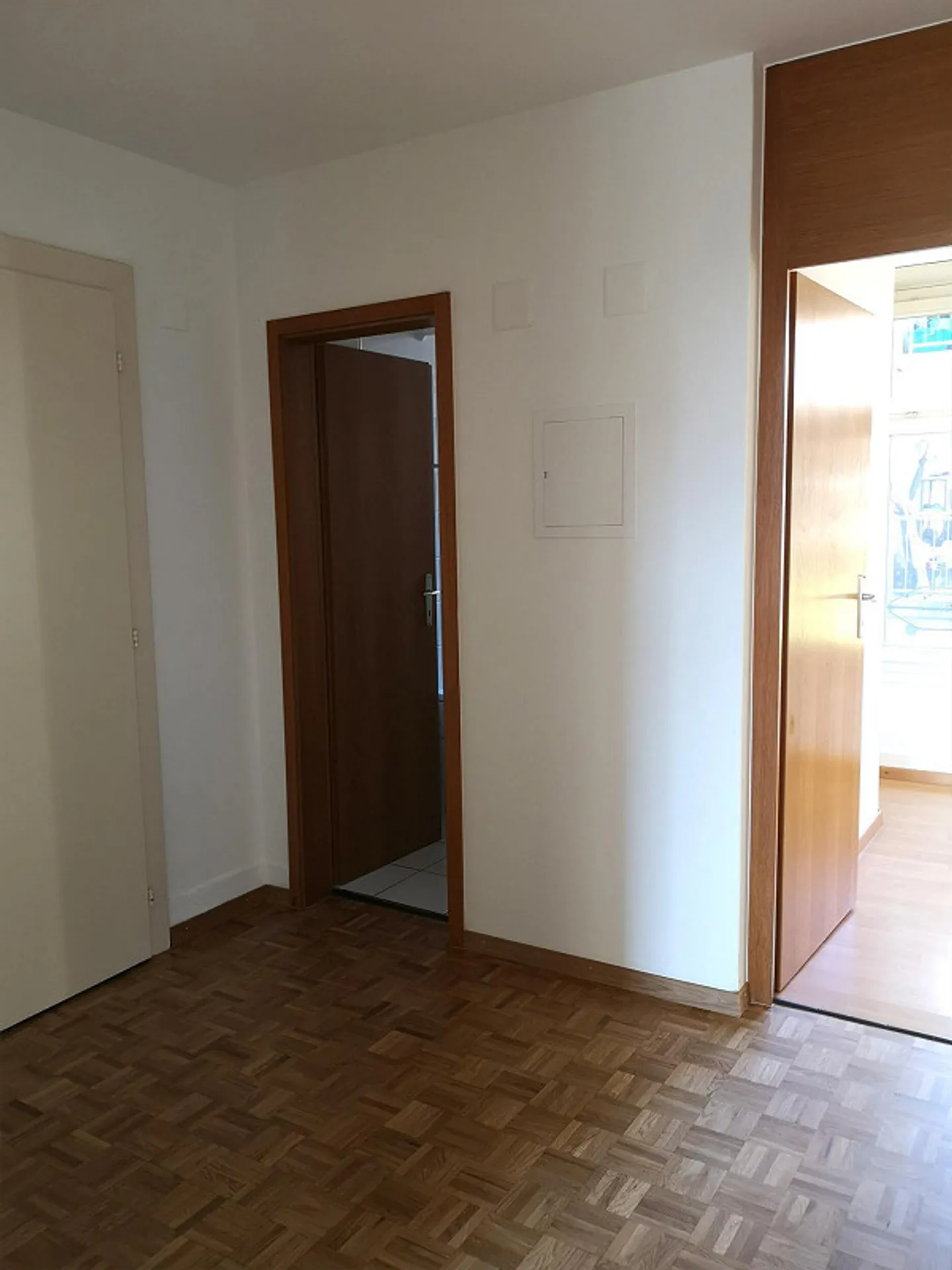 Geräumige Wohnung mit Sitzplatz - Foto 3 von 11