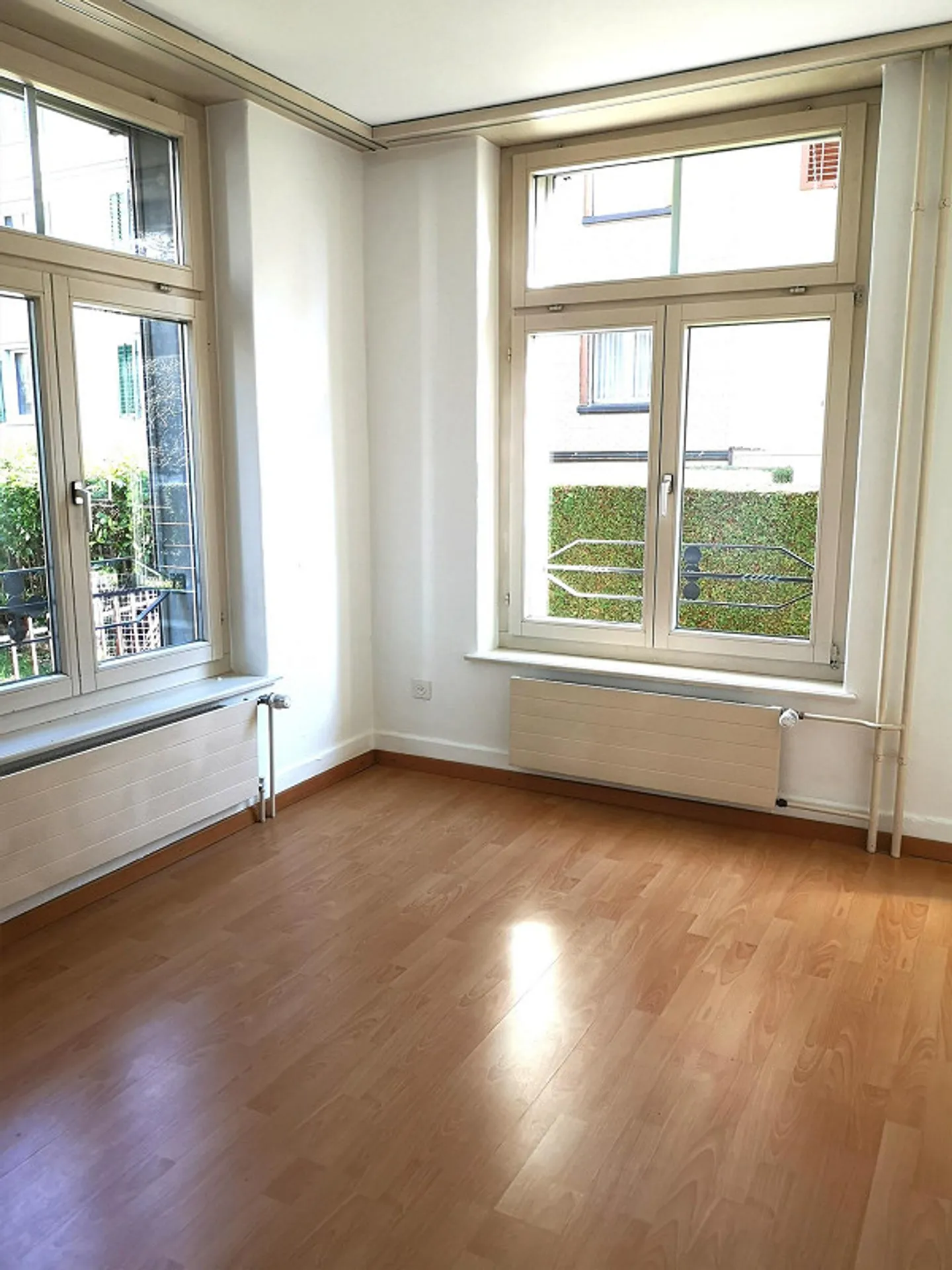 Geräumige Wohnung mit Sitzplatz - Foto 6 von 11
