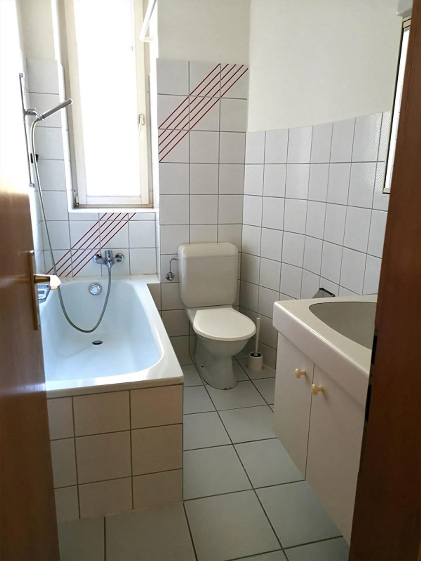 Geräumige Wohnung mit Sitzplatz - Foto 8 von 11