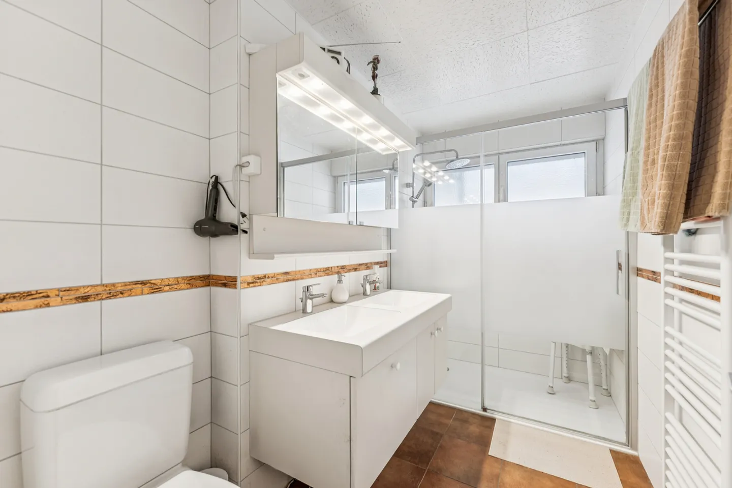 Charmantes Haus mit großem Potenzial - Foto 9 von 13