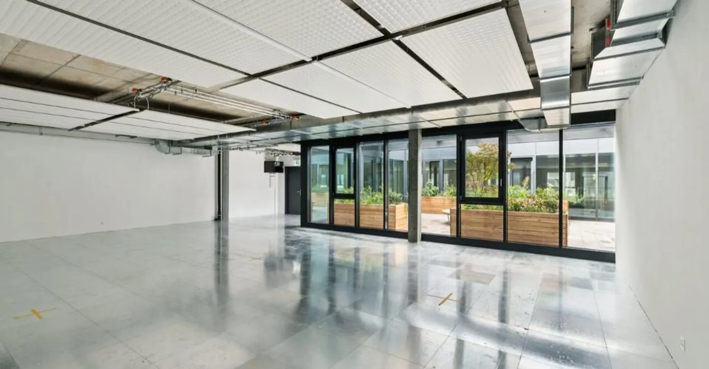 SPARK - 105,6 m2 - Spazio Laboratorio Plug & Play a Gland - Foto 3 di 10