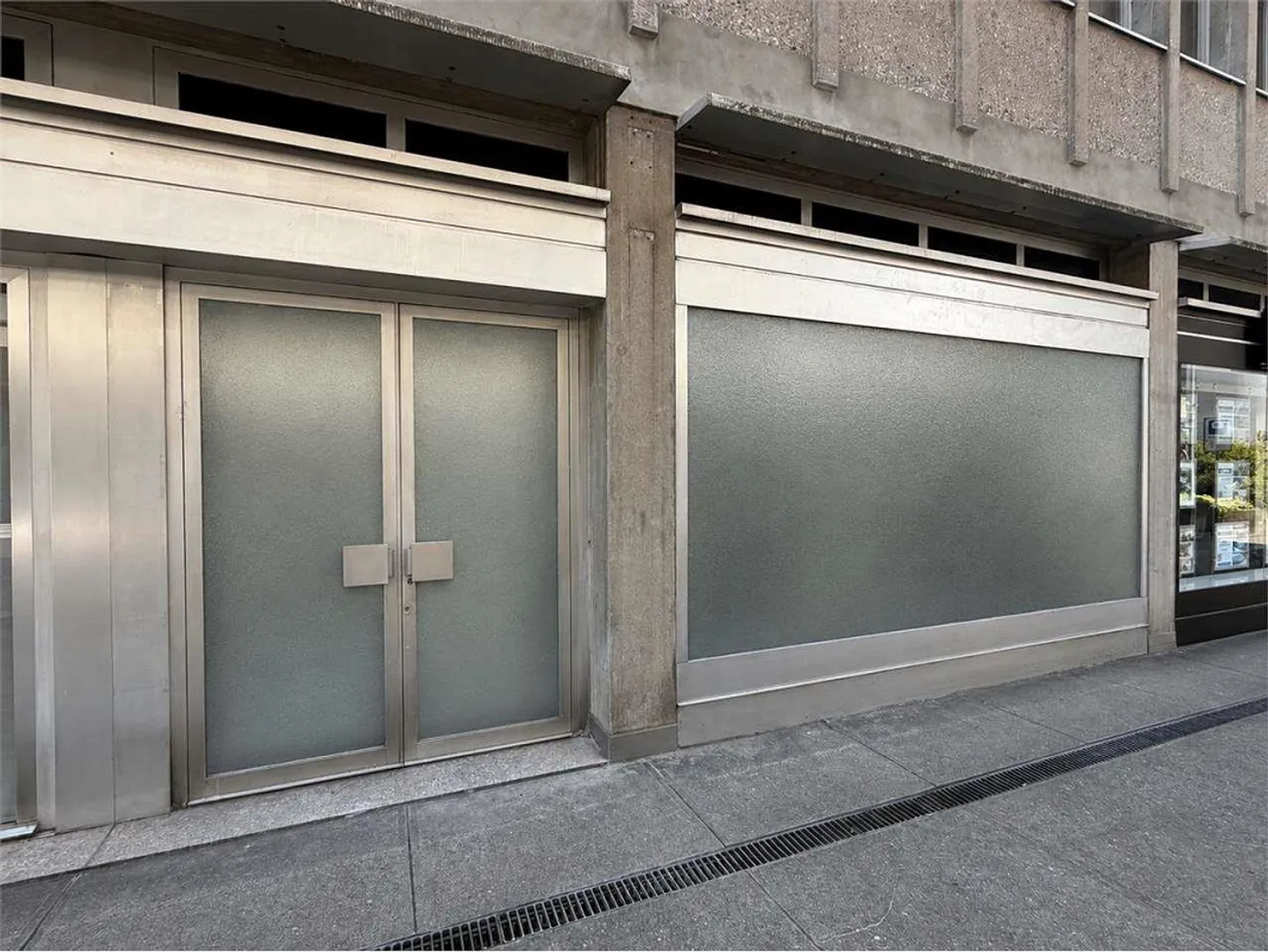 Ground Floor Commercial Space - Lugano - Photo 4 of 12