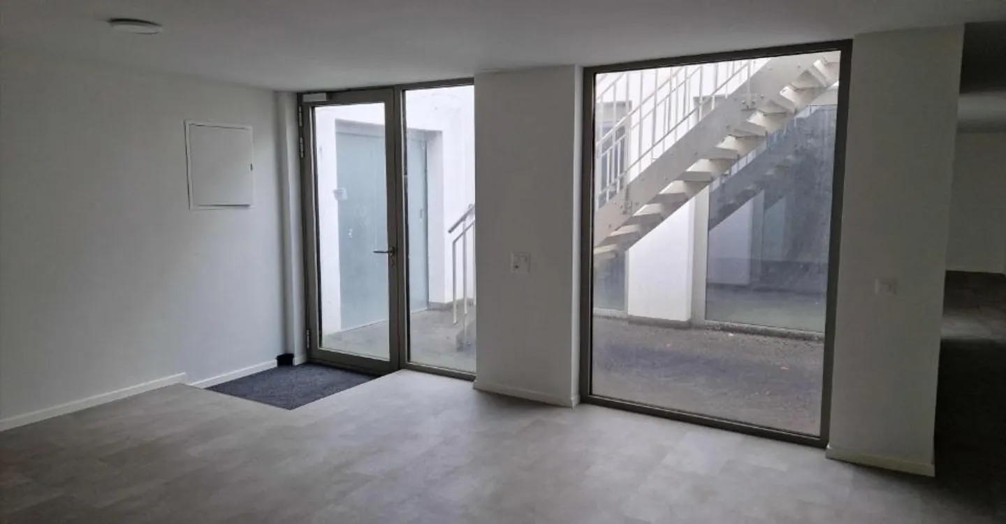 Espace Commercial Polyvalent - Photo 2 sur 3