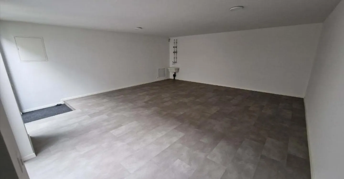 Espace Commercial Polyvalent - Photo 3 sur 3