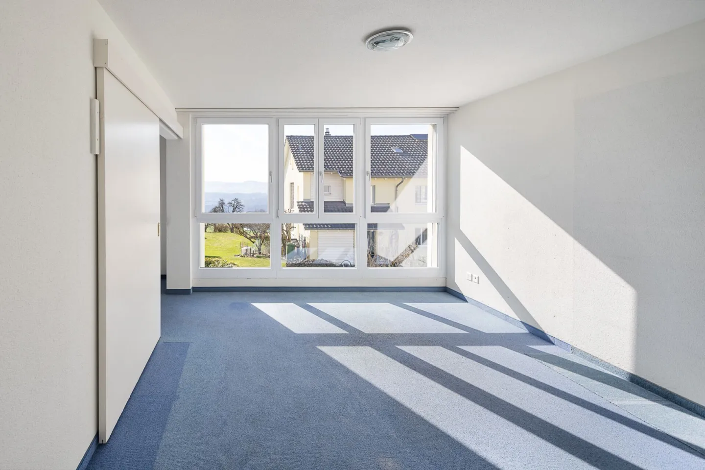 Appartamento duplex di 4,5 stanze con vista sulle Alpi e ufficio/stanza hobby separata - Foto 7 di 17